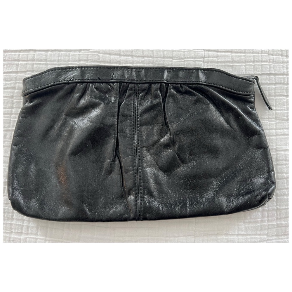 ♥️ 3/$10 ♥️ Vintage 70s Chic Black Leather Wristlet